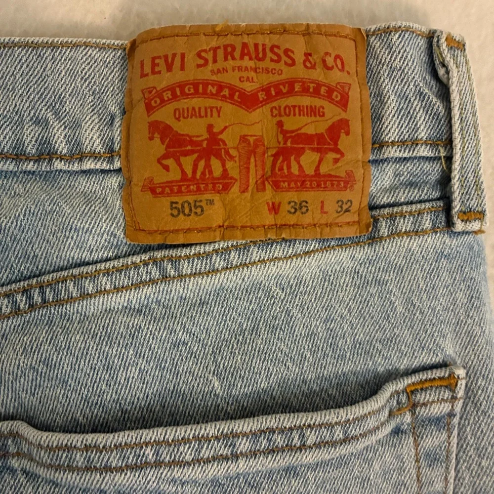 Vtg‎ Levis 505 Jeans Mens Size 36x32 Straight Leg Light Wash Denim Pants Y2K